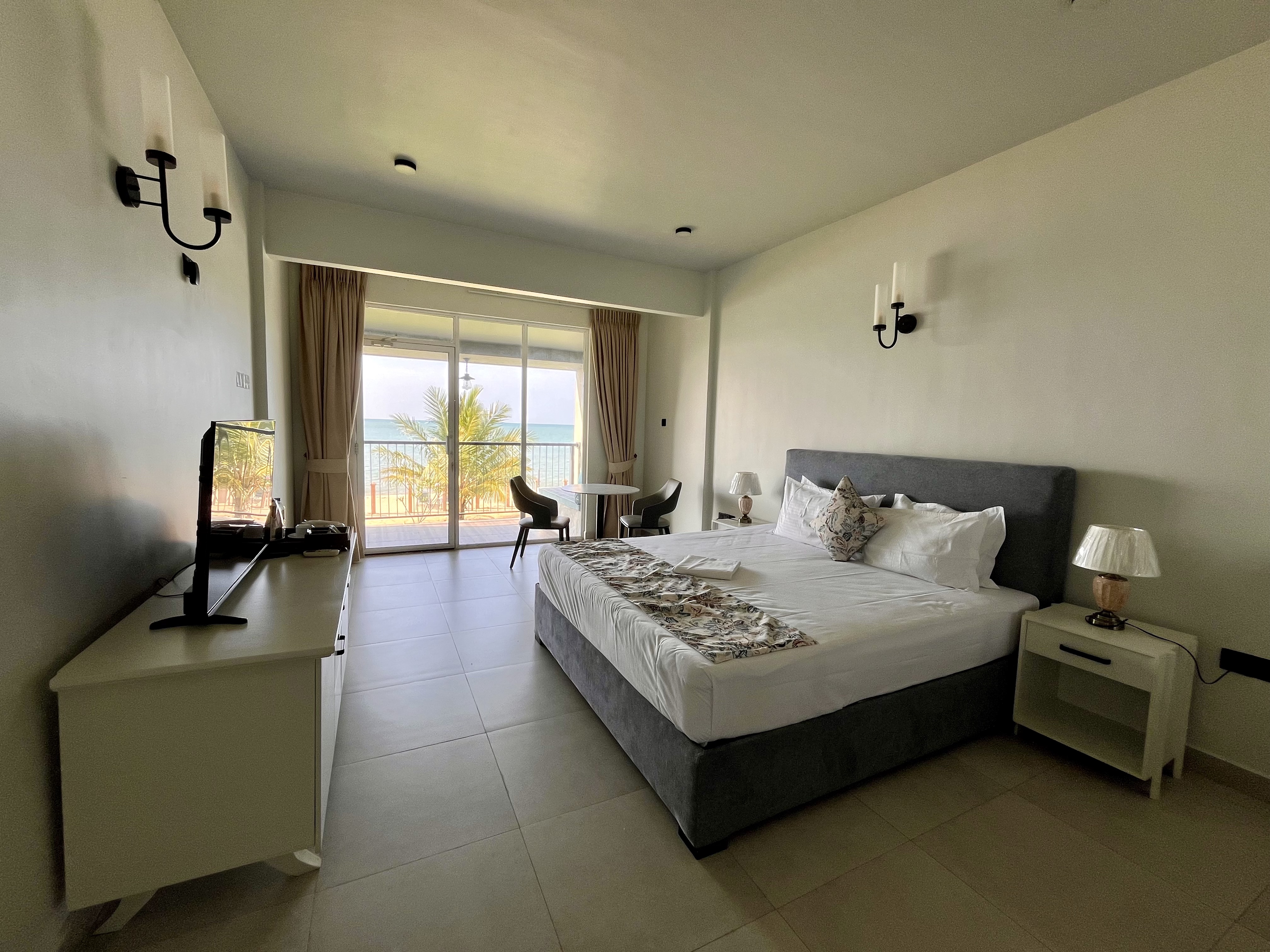 Double Room with Bathtub and Sea View